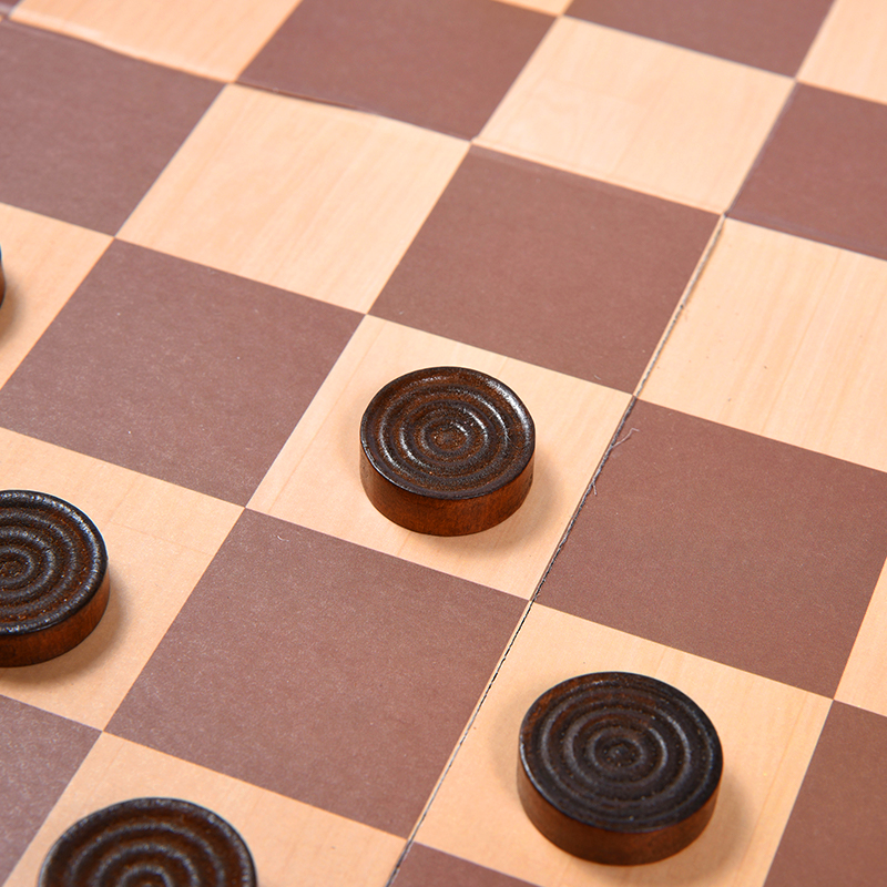 Wooden Checkers Board Game – Klassisk strategispill med to emballasjealternativer