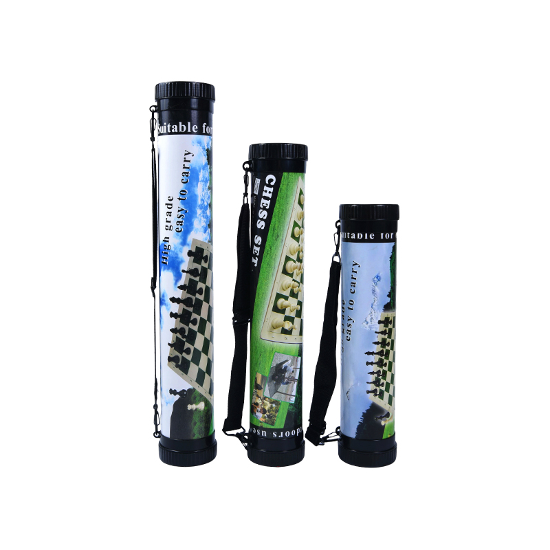 Bærbart sjakksett av høy kvalitet, lett å bære i et rørformet etui
